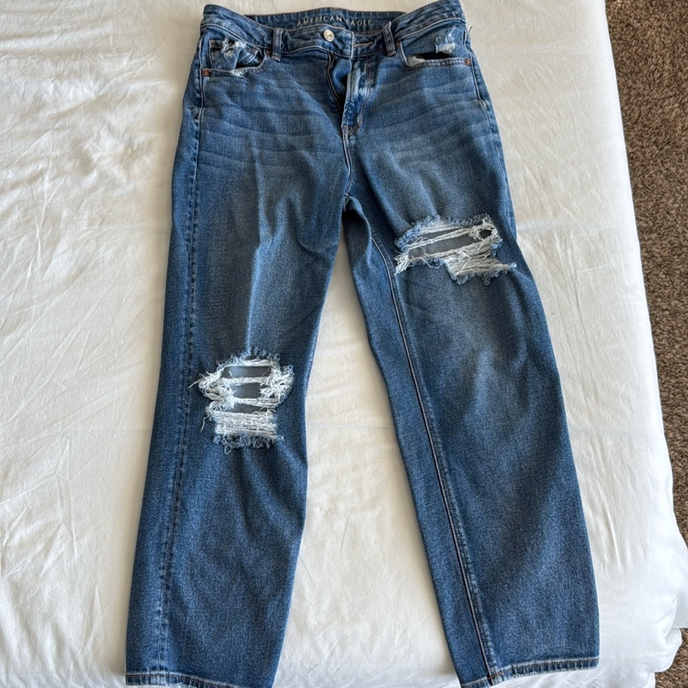 American Eagle Mom Straight Jean